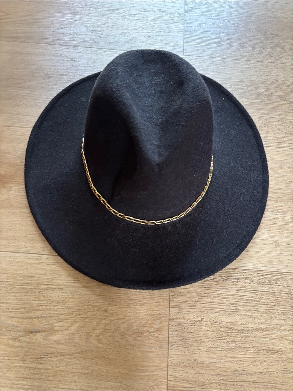 Black Wide-Brim Fedora Hat with Gold Chain
